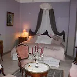 Nocleg ze śniadaniem Le Petit Chateau - Proche Puy Dufou