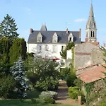 Nocleg ze śniadaniem Le Petit Chateau - Proche Puy Dufou