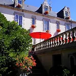 Nocleg ze śniadaniem Le Petit Chateau - Proche Puy Dufou 4*