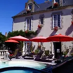 Nocleg ze śniadaniem Le Petit Chateau - Proche Puy Dufou