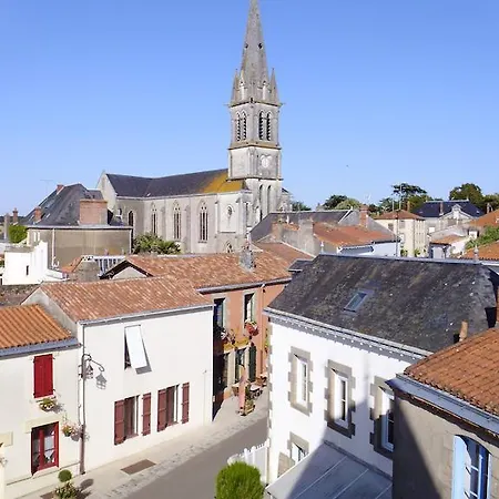Le Petit Chateau - Proche Puy Dufou Bed & Breakfast Tiffauges