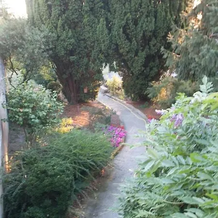 Frühstückspension Le Petit Chateau - Proche Puy Dufou