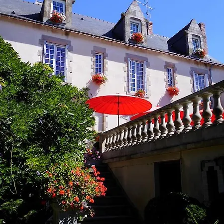 فندق مبيت وإفطار Le Petit Chateau - Proche Puy Dufou *