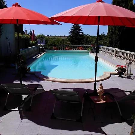 Bed & Breakfast Le Petit Chateau - Proche Puy Dufou
