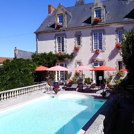 فندق مبيت وإفطار Le Petit Chateau - Proche Puy Dufou *