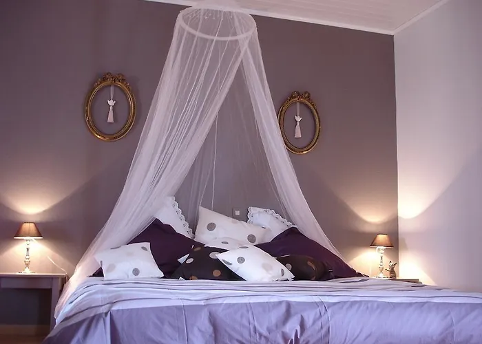 Bed & Breakfast Le Petit Chateau - Proche Puy Dufou