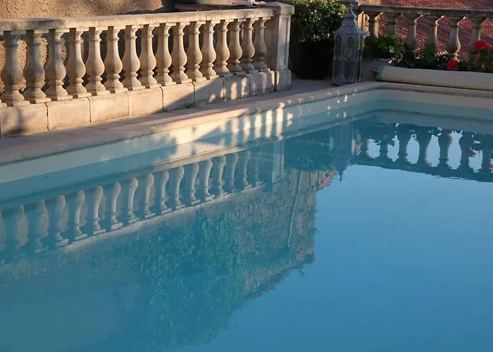 Bed & Breakfast Le Petit Chateau - Proche Puy Dufou 4*