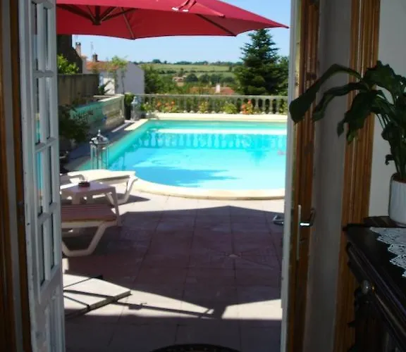 Bed & Breakfast Le Petit Chateau - Proche Puy Dufou Tiffauges